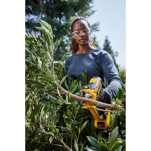 DeWalt 20V MAX* 1-1/2 in. Cordless Pruner Kit